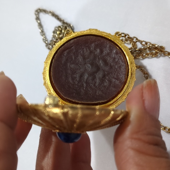 1973 Signed Estee Lauder Gold Empire Solid Perfume Vintage Pendant Necklace - Picture 10 of 12